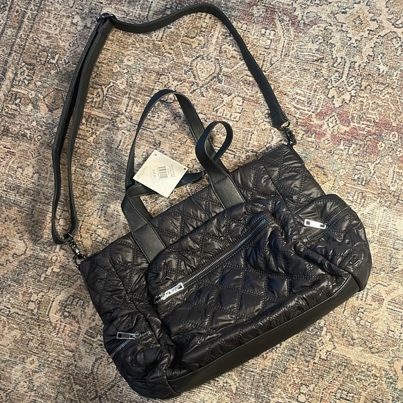 NWT Lulu Sport Brewster Tote Black Quilted Zipper - Picture 2 of 10